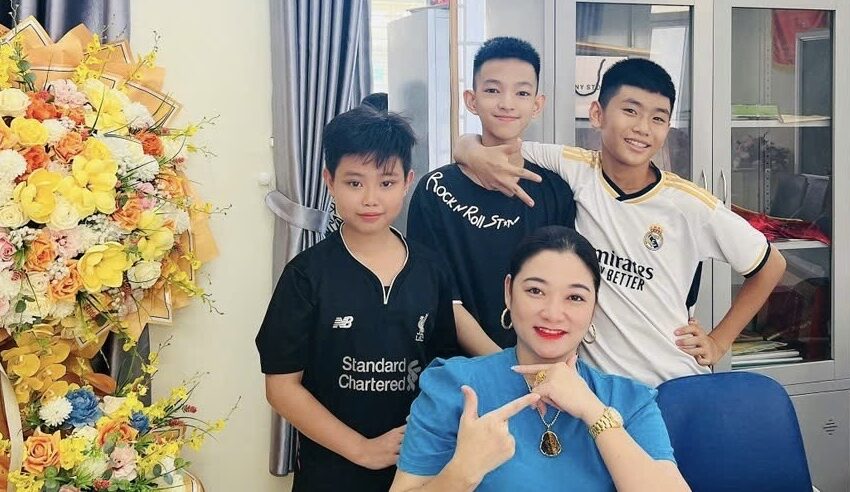  Các em học sinh trường THCS Đông Thọ chuẩn bị các tiết mục văn nghệ chuẩn bị cho ngày khai giảng