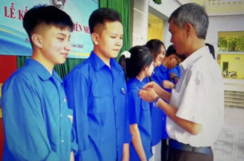  LỄ KẾT NẠP ĐOÀN VIÊN