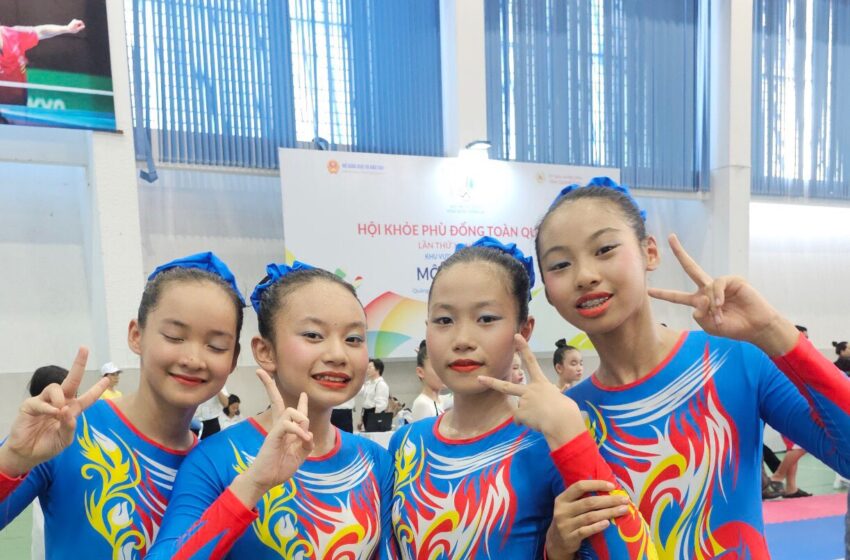  HỘI KHỎE PHỦ ĐỔNG LẦN THỨ X TOÀN QUỐC, TRƯỜNG THCS ĐÔNG THỌ VINH DỰ CÓ 4 EM THI MÔN EROBIC ĐẠT 2 HUY CHƯƠNG VÀNG