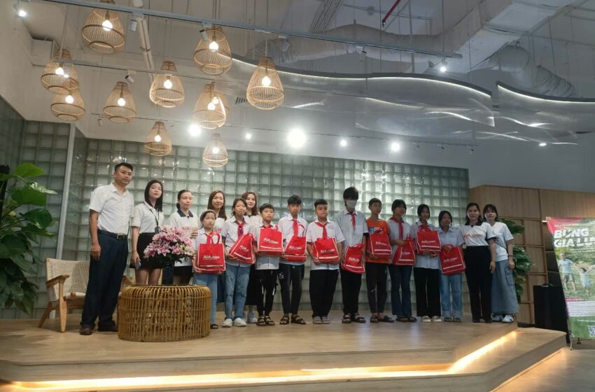  Chương trình “Hành trình cuộc sống” do Quỹ Bảo trợ Trẻ em phối hợp với các tổ chức, doanh nghiệp như Công ty AIA tài trợ kết, nhằm hỗ trợ trẻ em có hoàn cảnh khó khăn.