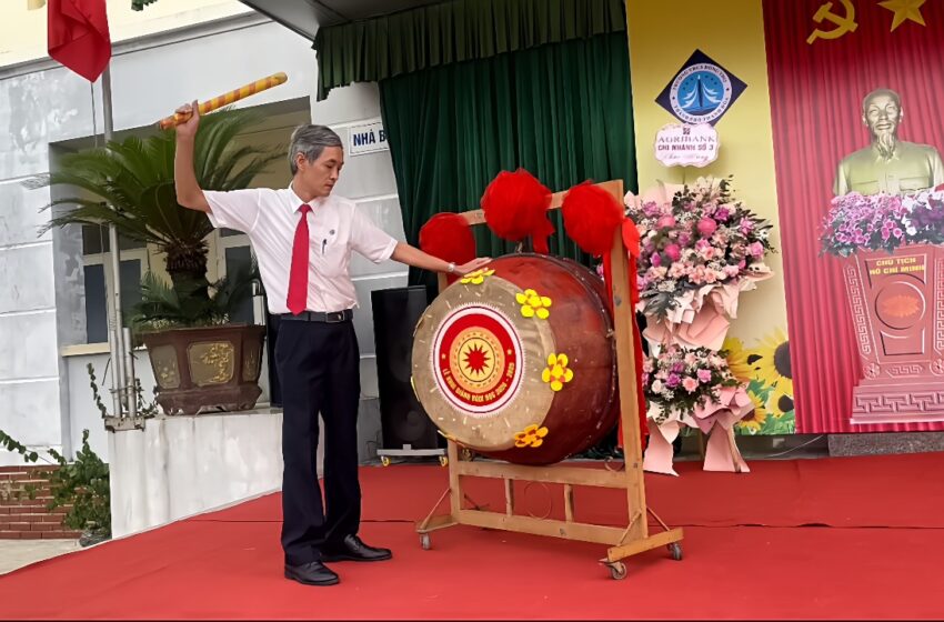  Ngày khai giảng năm học mới 2024-2025 ở trường THCS Đông Thọ trong không khí trang nghiêm, trang trọng, đầy hứng khởi